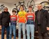 En Orne, tres amigos promocionan su club ciclista a nivel nacional