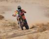 Luciano Benavides gana la 9ª etapa del Dakar 2025 en motos, Adrien Van Beveren 2º