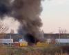 Un barco se incendia en el puerto deportivo de Calais: 54 bomberos se movilizaron