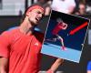 Momento loco en el que FEATHER detiene el juego cuando Alexander Zverev le pregunta al árbitro “¿estás loco?” en extraño drama en el Abierto de Australia